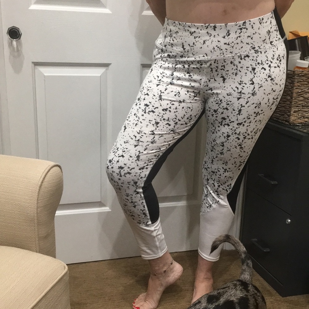 Avis workout pants. Size XL